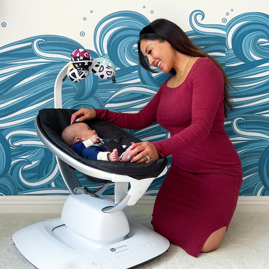 MamaRoo5_Carousel_Lifestyle_Black_900x900
